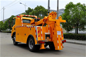 王平高速路拖车费